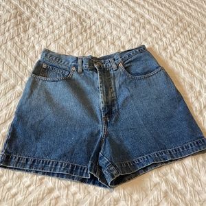 Banana Republic denim high waisted shorts Size 6. 100% cotton.